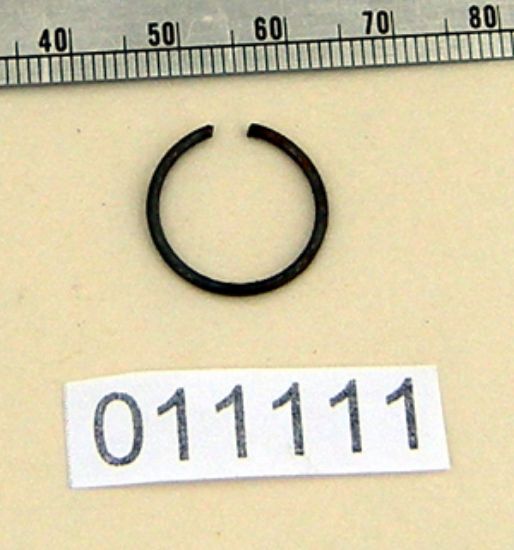 Picture of Valve guide circlip : Commando 1972 onwards : Singles 1959 onwards