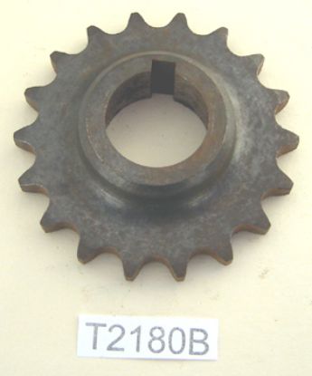 Picture of Engine sprocket : 18 teeth; Heavyweight Twins only