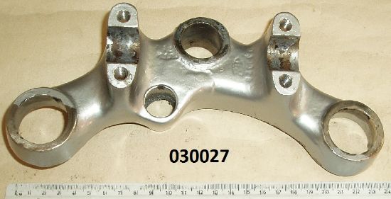 Picture of Fork head clip : Top yoke : Late type : 7.375 inch wide
