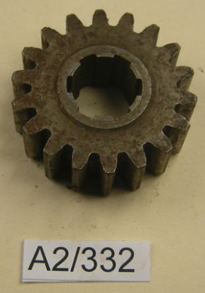 Picture of Gear pinion : 4th gear layshaft : 18 teeth : N8035 : Genuine NOS 